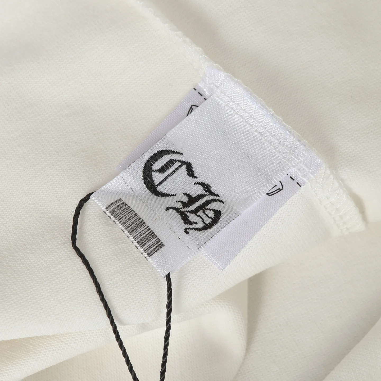 🅿️270 Come Hearts/Cro Heart Horseshoe Sanskrit Printed Long Sleeve, the King of Autumn and Winter! Chest pockets, high weight threads on the collar and cuffs, the fabric is custom woven and dyed 280g double yarn pure cotton fabric, washed anti-counterfeiting tags and other auxiliary materials are all correct versions, super conspicuous, super good-looking and super atmospheric, the same style for men and women! The overall upper body highlights fashion and individuality, and it is a recommended T-shirt for couples to wear together!! Color: black white Size: XS-L